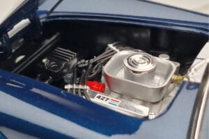 Shelby Cobra 427 S/C Ciemnoniebieski Kyosho 1:18 08048DBL Metal — zdjęcie 8 z 9