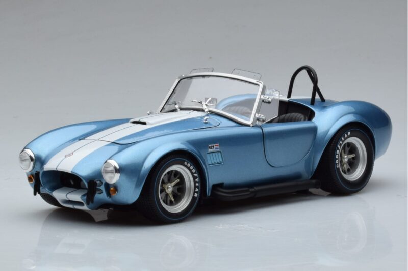 Shelby Cobra 427 S/C Jasnoniebieski Kyosho 1:18 08048SBL Metal