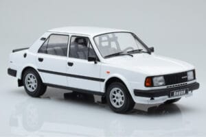 Skoda 130 L Biały IXO 1:18 18CMC158 Metal — zdjęcie 4 z 6