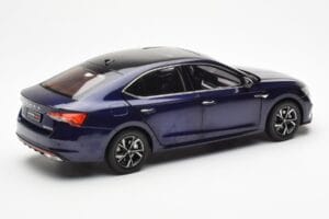Skoda Octavia Pro Niebieski FAW 1:18 ZMR000006BLA Metal — zdjęcie 3 z 8
