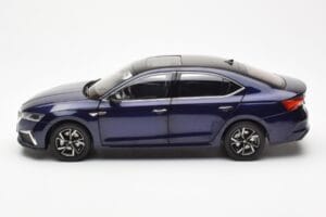 Skoda Octavia Pro Niebieski FAW 1:18 ZMR000006BLA Metal — zdjęcie 4 z 8