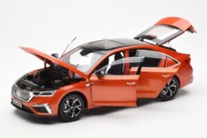 Skoda Octavia Pro Pomarańczowy FAW 1:18 ZMR000006ORA Metal — zdjęcie 2 z 8