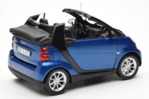 Smart Fortwo 451 Cabrio Niebieski i Czarny Minichamps 1:18 150036330 Metal — zdjęcie 3 z 8