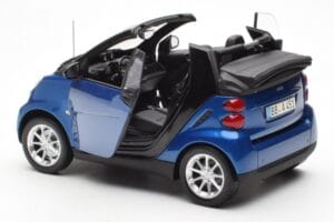 Smart Fortwo 451 Cabrio Niebieski i Czarny Minichamps 1:18 150036330 Metal — zdjęcie 5 z 8