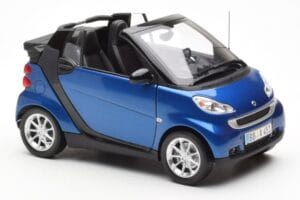 Smart Fortwo 451 Cabrio Niebieski i Czarny Minichamps 1:18 150036330 Metal — zdjęcie 6 z 8