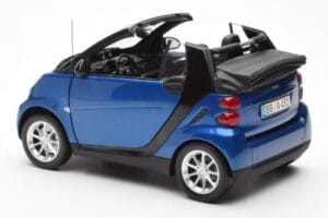 Smart Fortwo 451 Cabrio Niebieski i Czarny Minichamps 1:18 150036330 Metal — zdjęcie 7 z 8
