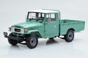 Toyota Land Cruiser 40 4x4 Pickup Zielony Kyosho 1:18 08958FG Metal