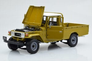 Toyota Land Cruiser 40 4x4 Pickup Oliwkowy Kyosho 1:18 08958K Metal — zdjęcie 2 z 8
