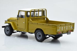 Toyota Land Cruiser 40 4x4 Pickup Oliwkowy Kyosho 1:18 08958K Metal — zdjęcie 7 z 8