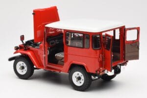 Toyota Land Cruiser FJ40 Van Czerwony Kyosho 1:18 08971R Metal — zdjęcie 5 z 8