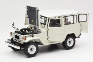 Toyota Land Cruiser FJ40 Van Biały Kyosho 1:18 08971W Metal — zdjęcie 2 z 8