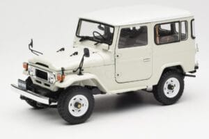 Toyota Land Cruiser FJ40 Van Biały Kyosho 1:18 08971W Metal