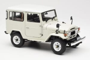 Toyota Land Cruiser FJ40 Van Biały Kyosho 1:18 08971W Metal — zdjęcie 6 z 8