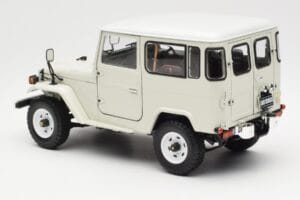 Toyota Land Cruiser FJ40 Van Biały Kyosho 1:18 08971W Metal — zdjęcie 7 z 8