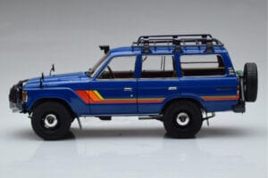 Toyota Land Cruiser 60 Niebieski Z Opcjonalnymi Częściami Kyosho 1:18 08956XBL Metal — zdjęcie 4 z 11