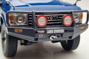 Toyota Land Cruiser 60 Niebieski Z Opcjonalnymi Częściami Kyosho 1:18 08956XBL Metal — zdjęcie 8 z 11