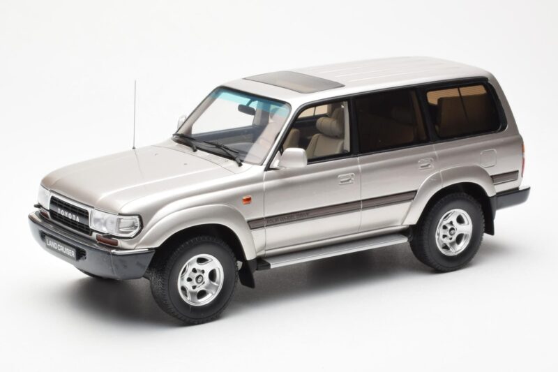 Toyota Land Cruiser HDJ80 Beżowy Metalic Otto 1:18 OT438 Żywica