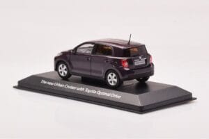 Toyota Urban Cruiser Fioletowy Metaliczny Minichamps 1:43 403166963 Metal — zdjęcie 3 z 4