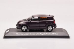 Toyota Urban Cruiser Fioletowy Metaliczny Minichamps 1:43 403166963 Metal