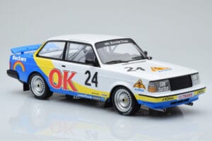 Volvo 240 Turbo Beckers #24 P.G. Andersson Nurburgring 1985 IXO 1:18 18RMC105A Metal — zdjęcie 4 z 6