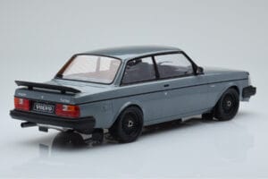 Volvo 240 Turbo Szary IXO 1:18 18CMC089 Metal — zdjęcie 2 z 6