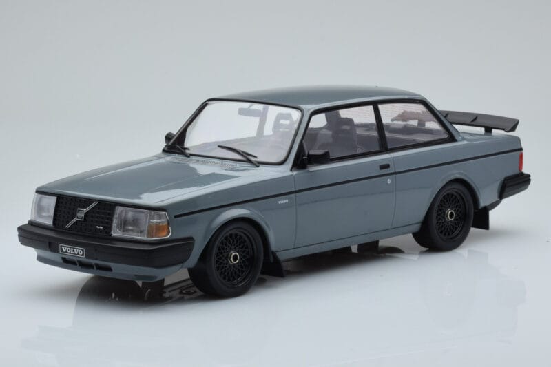 Volvo 240 Turbo Szary IXO 1:18 18CMC089 Metal