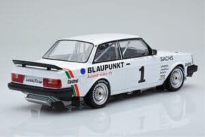 Volvo 240 Turbo IPS Racing Blaupunkt #1 P. Stureson DTM Zolder 1986 IXO 1:18 18RMC106 Metal — zdjęcie 2 z 6