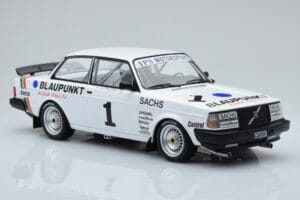 Volvo 240 Turbo IPS Racing Blaupunkt #1 P. Stureson DTM Zolder 1986 IXO 1:18 18RMC106 Metal — zdjęcie 4 z 6