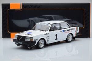 Volvo 240 Turbo IPS Racing Blaupunkt #1 P. Stureson DTM Zolder 1986 IXO 1:18 18RMC106 Metal — zdjęcie 6 z 6