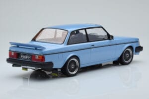 Volvo 240 Turbo Jasnoniebieski IXO 1:18 18MCC090 Metal — zdjęcie 2 z 6