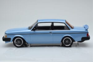 Volvo 240 Turbo Jasnoniebieski IXO 1:18 18MCC090 Metal — zdjęcie 3 z 6