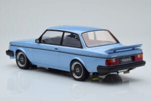 Volvo 240 Turbo Jasnoniebieski IXO 1:18 18MCC090 Metal — zdjęcie 5 z 6