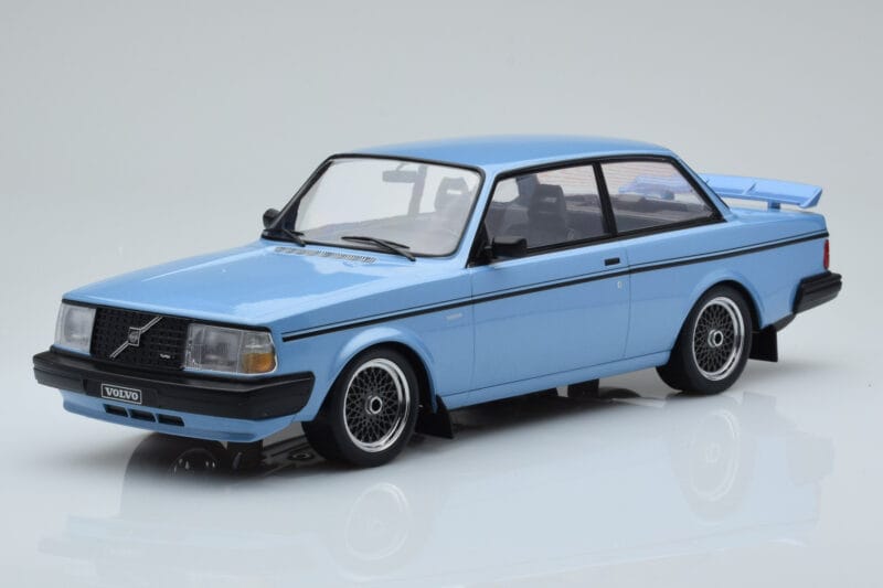 Volvo 240 Turbo Jasnoniebieski IXO 1:18 18MCC090 Metal