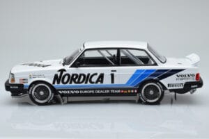 Volvo 240 Turbo Nordica #1 J. Cecotto / A. Olafsson ETCC Brno 1986 IXO 1:18 18RMC087 Metal — zdjęcie 3 z 6