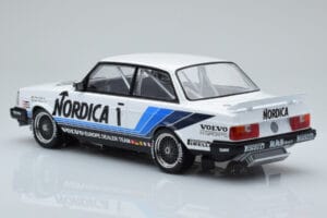 Volvo 240 Turbo Nordica #1 J. Cecotto / A. Olafsson ETCC Brno 1986 IXO 1:18 18RMC087 Metal — zdjęcie 5 z 6