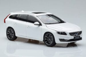 Volvo V60 D3 Crystal Biały FAW 1:18 9430840 Metal — zdjęcie 5 z 7