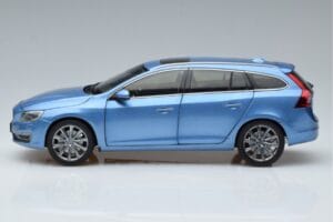 Volvo V60 D3 Power Niebieski FAW 1:18 9430839 Metal — zdjęcie 4 z 7