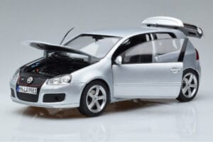 Volkswagen Golf GTI Mk5 Pirelli Edition Srebrny Norev 1:18 188425 Metal — zdjęcie 2 z 7