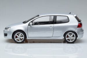 Volkswagen Golf GTI Mk5 Pirelli Edition Srebrny Norev 1:18 188425 Metal — zdjęcie 4 z 7