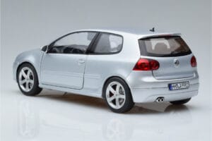 Volkswagen Golf GTI Mk5 Pirelli Edition Srebrny Norev 1:18 188425 Metal — zdjęcie 6 z 7
