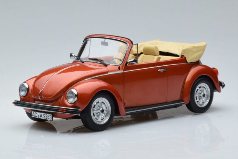 Volkswagen Beetle 1303 Kabriolet Pomarańczowy Norev 1:18 188526 Metal