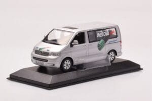 Volkswagen Multivan T5 Srebrny Heli Coil Edition Minichamps 1:43 VOLKSWAGEN-264345 Metal — zdjęcie 2 z 4