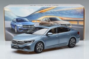 Volkswagen Passat B8 Niebieski FAW 1:18 ZVF000003A Metal — zdjęcie 7 z 7