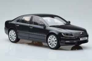 Volkswagen Phaeton V6 Mazeppa Szary Kyosho 1:18 08831MBK Metal — zdjęcie 6 z 9