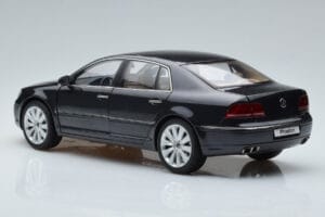 Volkswagen Phaeton V6 Mazeppa Szary Kyosho 1:18 08831MBK Metal — zdjęcie 7 z 9