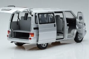 Volkswagen T4b Transporter Caravelle Minibus Schuco 1:18 450041500 Metal — zdjęcie 2 z 8