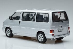 Volkswagen T4b Transporter Caravelle Minibus Schuco 1:18 450041500 Metal — zdjęcie 7 z 8