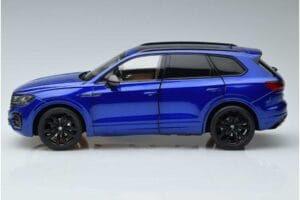 Volkswagen Touareg CR Niebieski FAW 1:18 LTC761021BLU Metal — zdjęcie 4 z 7
