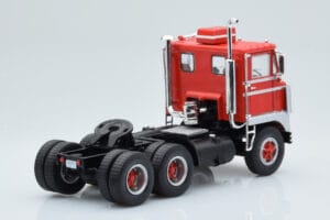 White 7400 Czerwony Srebrny IXO 1:43 TR170 Metal — zdjęcie 2 z 5