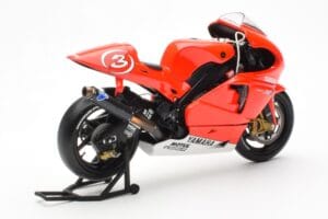 Yamaha YZR-M1 Marlboro Yamaha Team #3 M. Biaggi MotoGP 2002 Minichamps 1:12 122026303 Metal — zdjęcie 3 z 4
